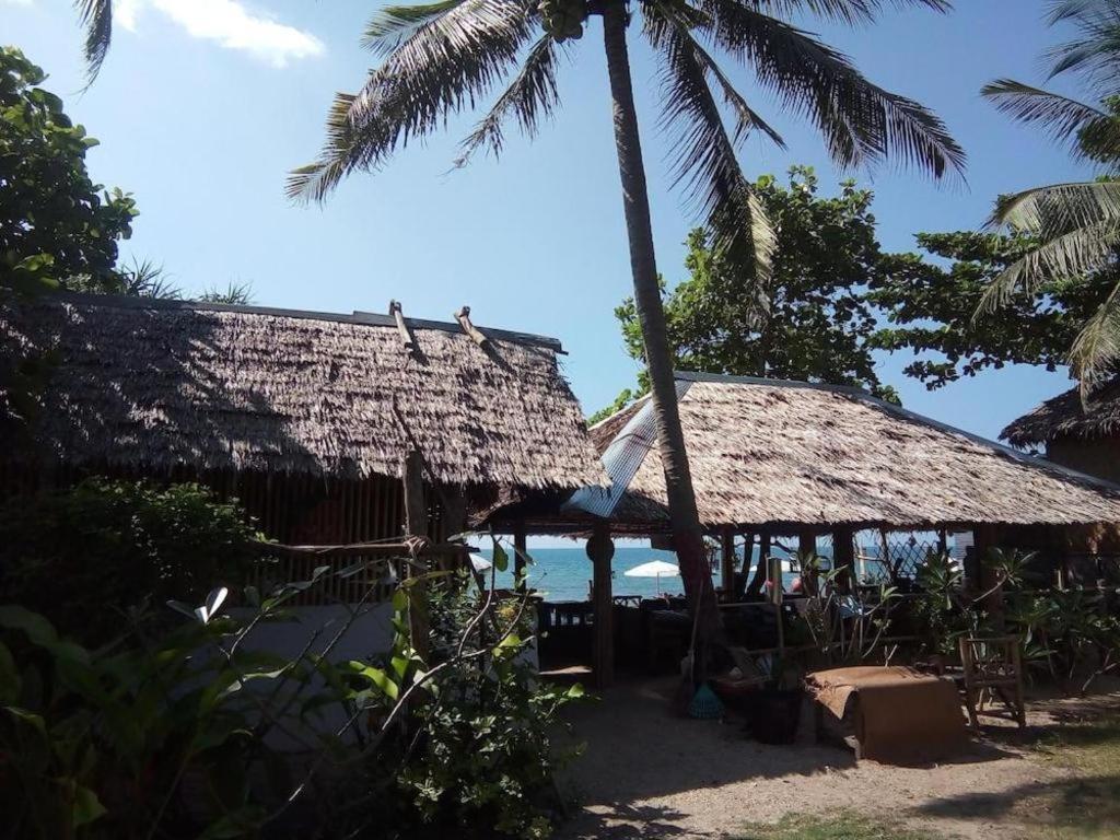 Relax Beach House Hotel Koh Lanta Bagian luar foto